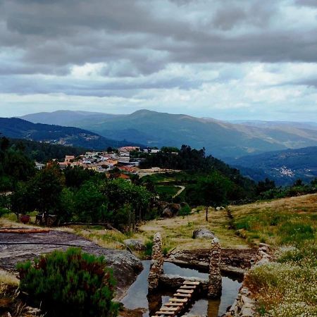 הוילה קסטרו דאירה Casa Do Monte מראה חיצוני תמונה