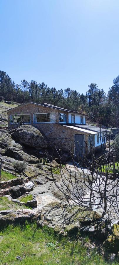 הוילה קסטרו דאירה Casa Do Monte מראה חיצוני תמונה